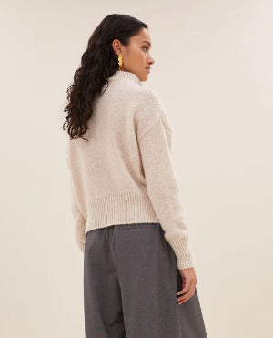 Pull col montant beige BY BAR Boxy Beau