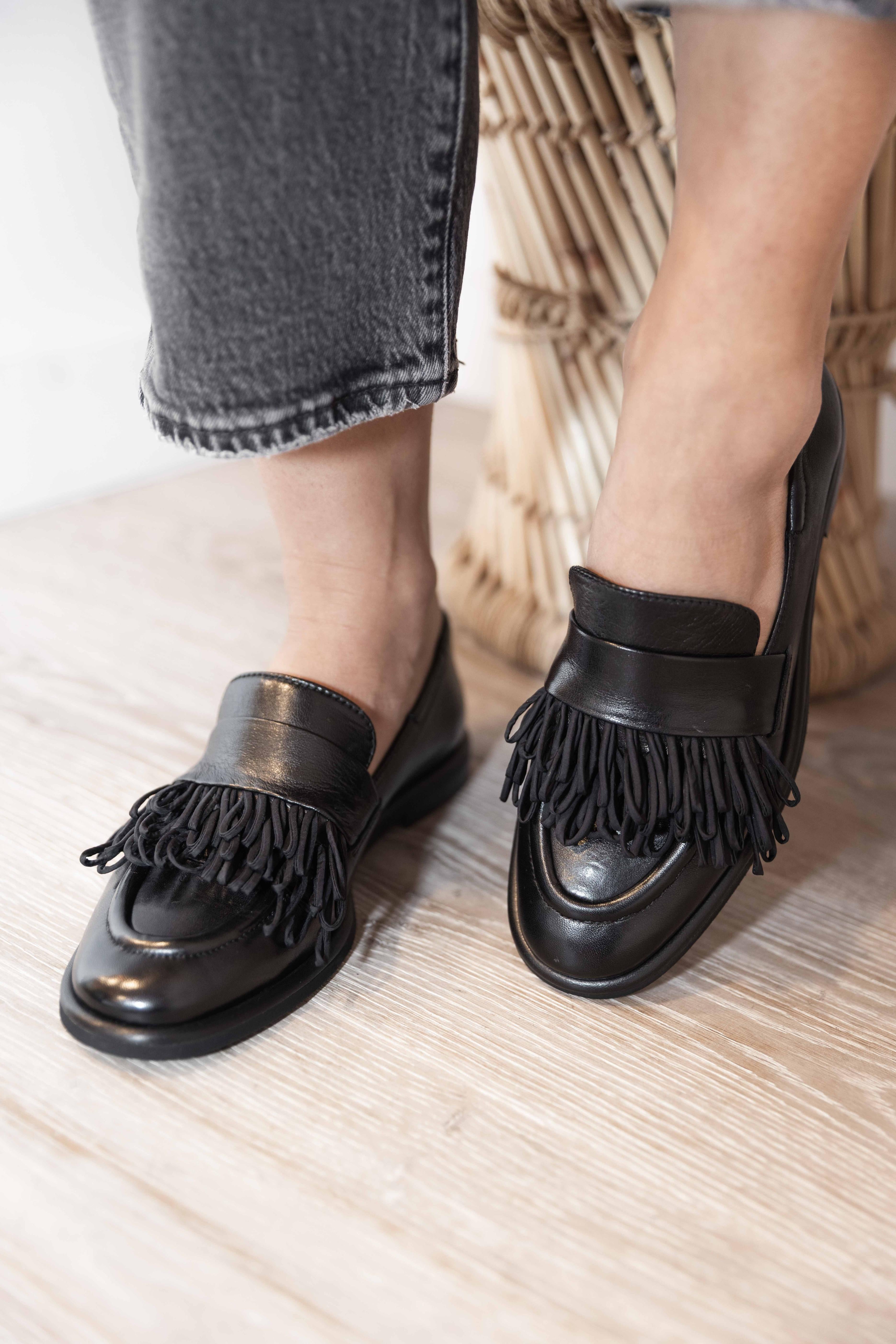 Mocassin noir à franges LORENA PAGGI (Italy)