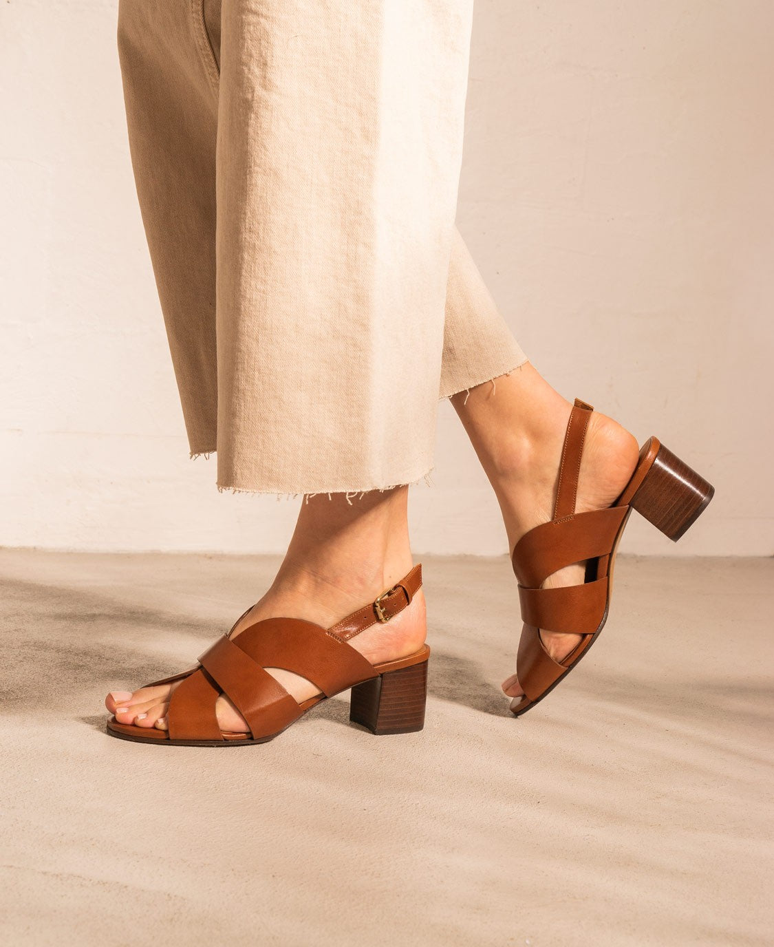 Sandale N° 551 cuir Cognac RIVECOUR Dernière en 36 !!