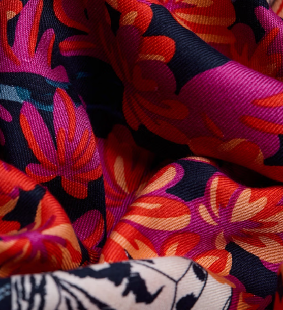 Carré 130 x 130 bestiaire fushia Inoui Editions