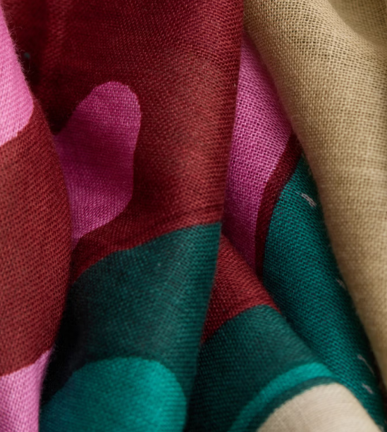 Étole 100 x 190 jardin fushia Inoui Editions