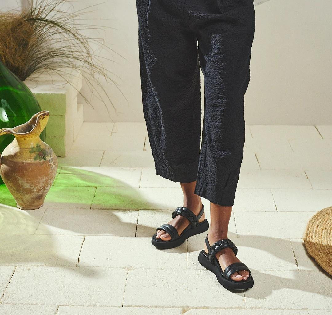 N° 85-924 NERO   BRADOR  (ITALIE) Reste 37 !