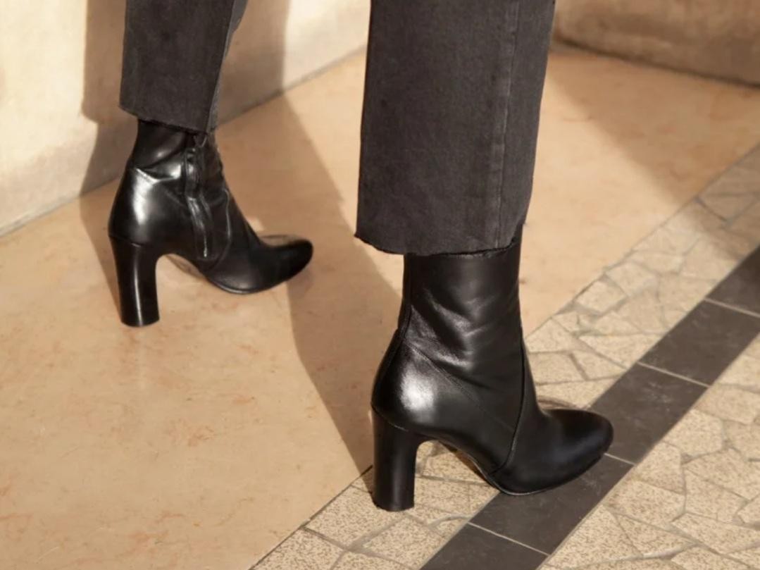 Bottine N° 92  en cuir Noir RIVECOUR Reste 36  !