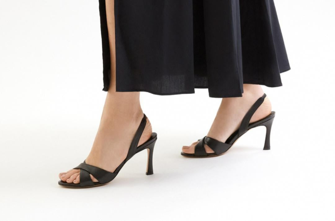 Sandale N° 795 en cuir  noir  RIVECOUR Reste  39 !