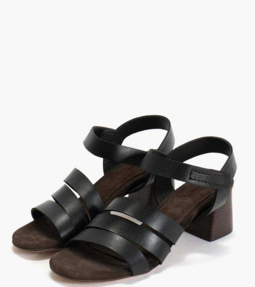 Sandale ROUGE en cuir noir ANONYMOUS COPENHAGEN