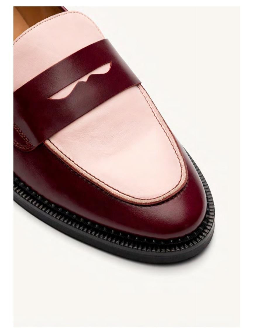 Mocassin N° 82 Cuir Prune/ Blanc RIVECOUR Reste 36 !