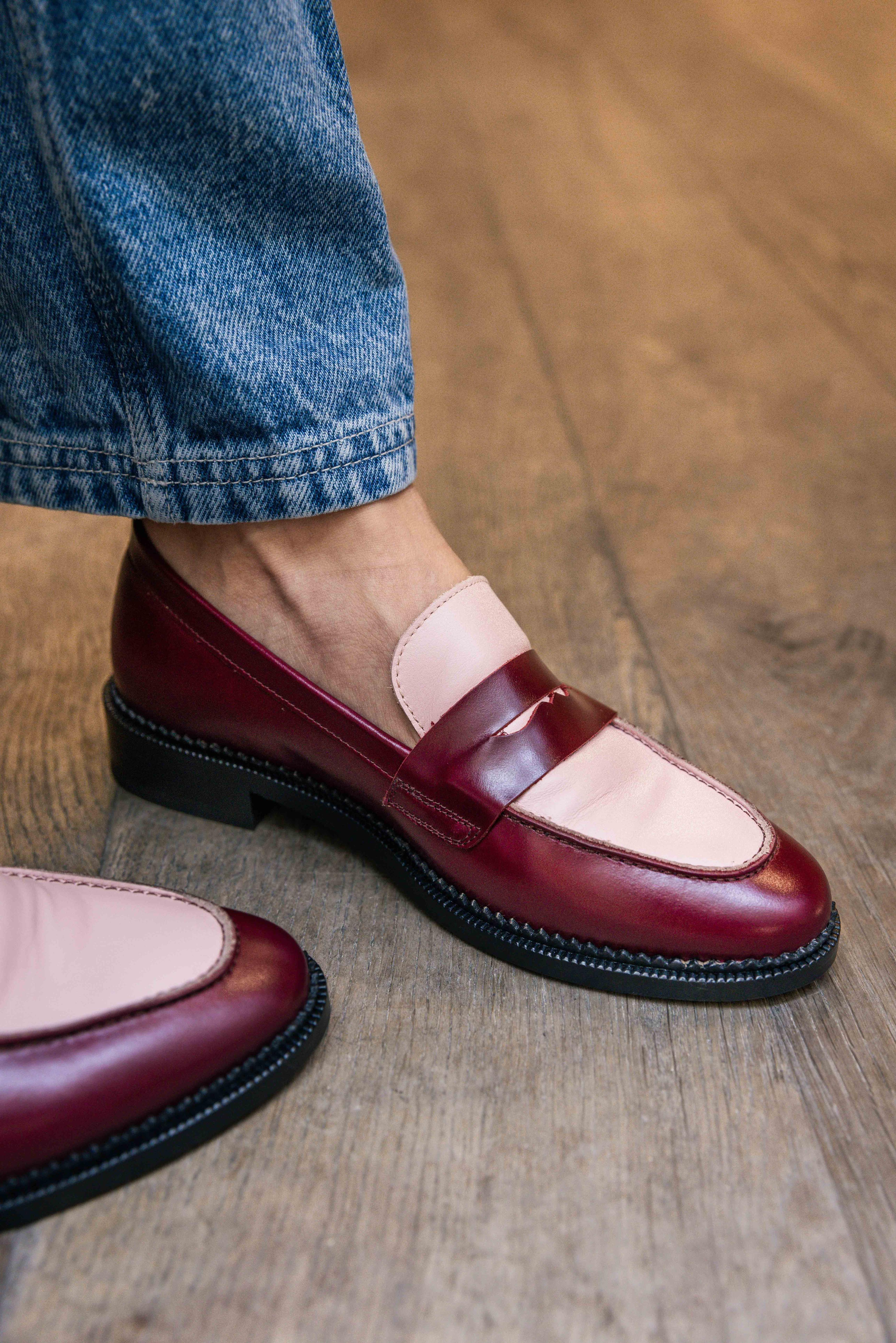 Mocassin N° 82 Cuir Prune/ Blanc RIVECOUR Reste 36 !