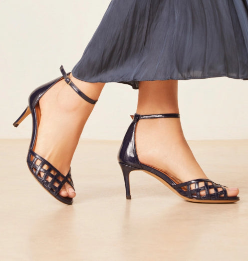 Sandale N° 672 en cuir vernis Marine RIVECOUR